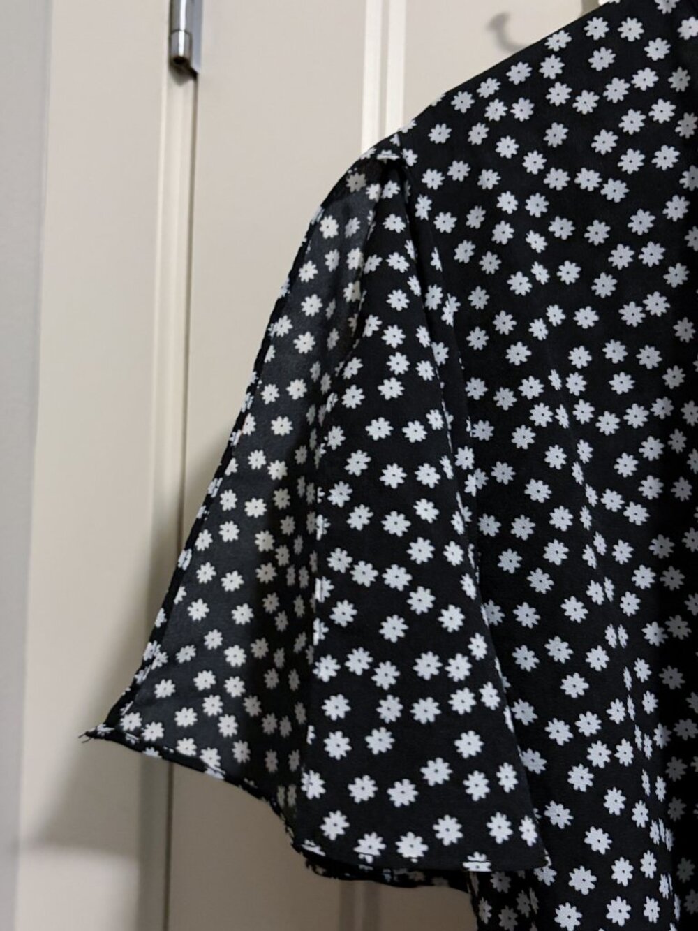 0X/1X Black & White Micro Floral Print Wrap Midi Dress - V-Neck + Split Sleeves - Picture 7 of 13